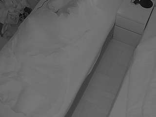 voyeurcam-julmodels-bed-7