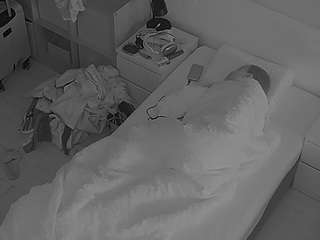 voyeurcam-julmodels-bed-7