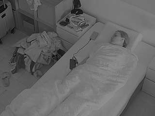 voyeurcam-julmodels-bed-7
