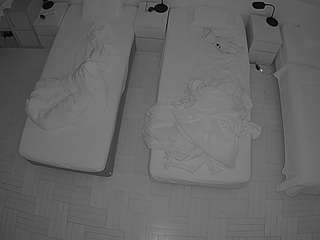 voyeurcam-julmodels-bed-7