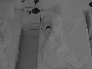 voyeurcam-julmodels-bed-7