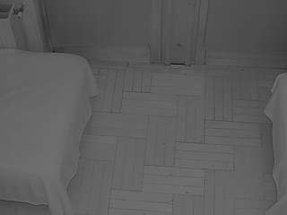 voyeurcam-julmodels-bed-7