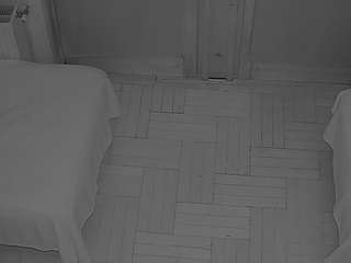 voyeurcam-julmodels-bed-7