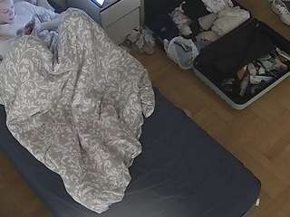 voyeurcam-julmodels-bed-7