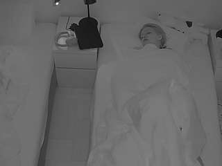 voyeurcam-julmodels-bed-7