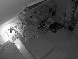 voyeurcam-julmodels-bed-7