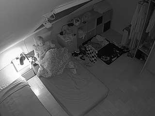 voyeurcam-julmodels-bed-7