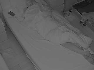 voyeurcam-julmodels-bed-7