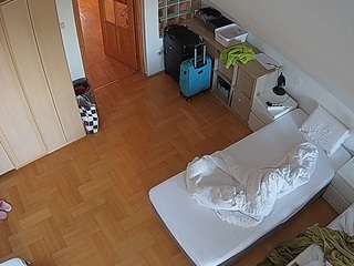 voyeurcam-julmodels-bed-7