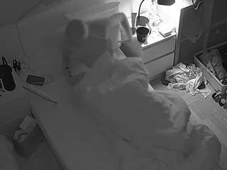 voyeurcam-julmodels-bed-7 chat room