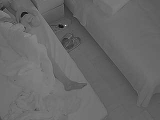 voyeurcam-julmodels-bed-7