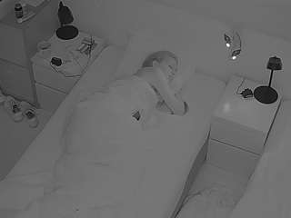 voyeurcam-julmodels-bed-7