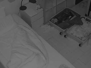 voyeurcam-julmodels-bed-7