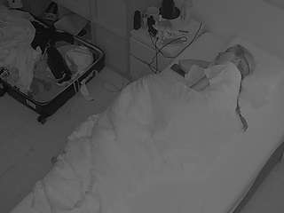 voyeurcam-julmodels-bed-7