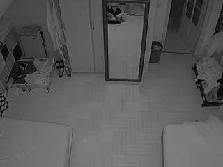 voyeurcam-julmodels-bed-7