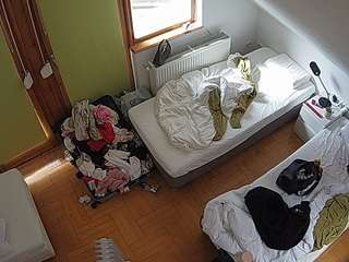 voyeurcam-julmodels-bed-7