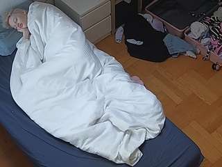 voyeurcam-julmodels-bed-7 Profile Image