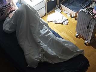 voyeurcam-julmodels-bed-7