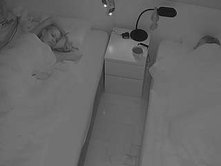 voyeurcam-julmodels-bed-7