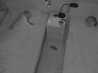 voyeurcam-julmodels-bed-7