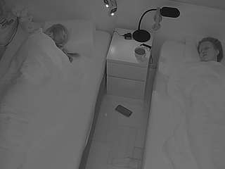 voyeurcam-julmodels-bed-7