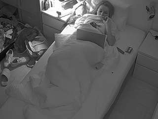 voyeurcam-julmodels-bed-7