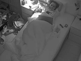 voyeurcam-julmodels-bed-7