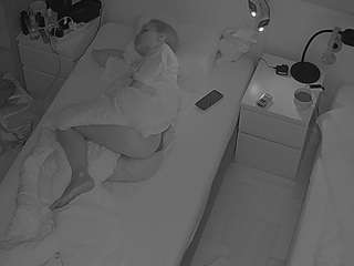 voyeurcam-julmodels-bed-7