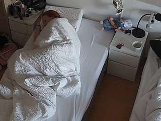 voyeurcam-julmodels-bed-7