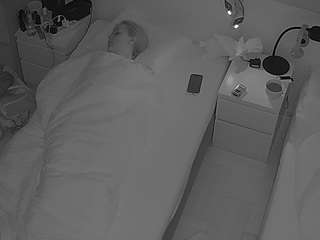 voyeurcam-julmodels-bed-7