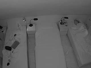 voyeurcam-julmodels-bed-7