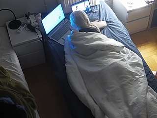 voyeurcam-julmodels-bed-7