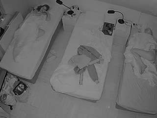 voyeurcam-julmodels-bed-7
