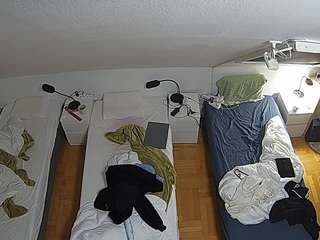 voyeurcam-julmodels-bed-7