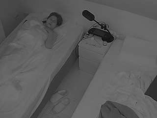 voyeurcam-julmodels-bed-7