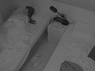 voyeurcam-julmodels-bed-7