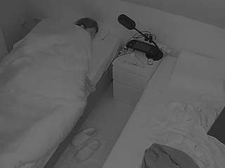 voyeurcam-julmodels-bed-7