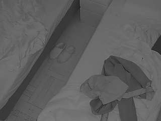voyeurcam-julmodels-bed-7