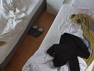 voyeurcam-julmodels-bed-7