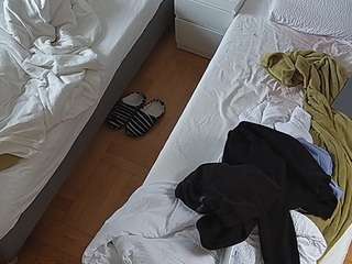 voyeurcam-julmodels-bed-7