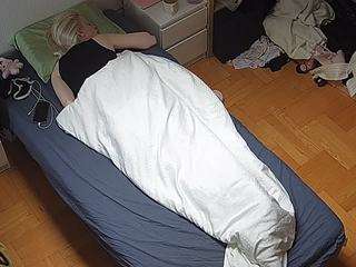 voyeurcam-julmodels-bed-7