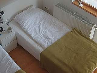voyeurcam-julmodels-bed-7