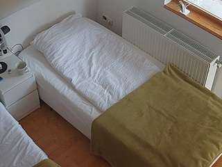 voyeurcam-julmodels-bed-7