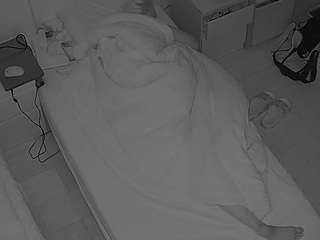 voyeurcam-julmodels-bed-7