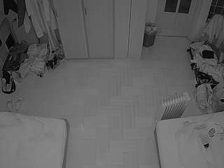 voyeurcam-julmodels-bed-7