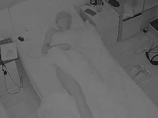 voyeurcam-julmodels-bed-7