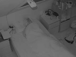 voyeurcam-julmodels-bed-7