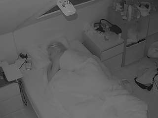 voyeurcam-julmodels-bed-7