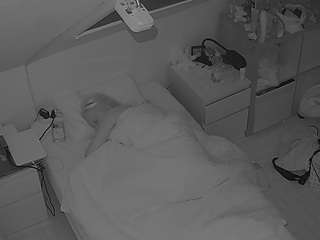 voyeurcam-julmodels-bed-7