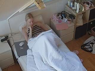 voyeurcam-julmodels-bed-7
